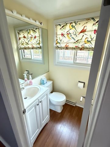 36 Washington Road 1, Lake Forest, IL 60045