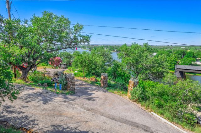 150 Lower Skyline DR, Sunrise Beach, TX 78643