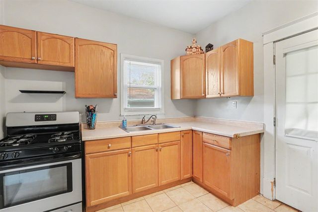 521 Gayle Avenue, Kalamazoo, MI 49048
