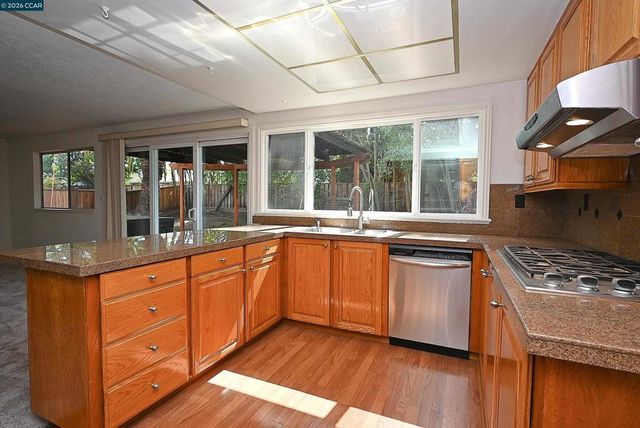 867 Litwin Dr, Concord, CA 94518