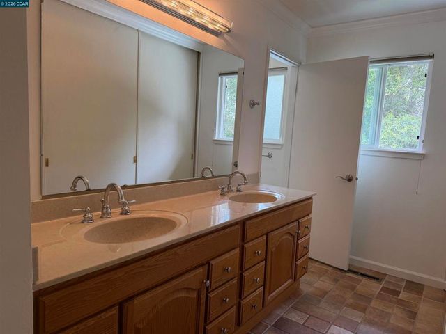 867 Litwin Dr, Concord, CA 94518