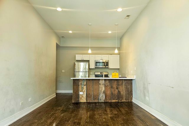 2228 W Cermak Road 1, Chicago, IL 60608