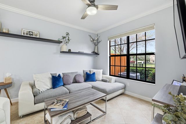 10457 Wellington Parc Drive, Wellington, FL 33449