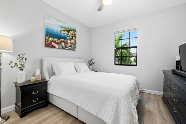 10457 Wellington Parc Drive, Wellington, FL 33449