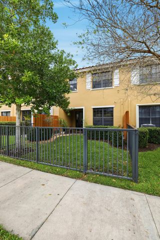 10457 Wellington Parc Drive, Wellington, FL 33449