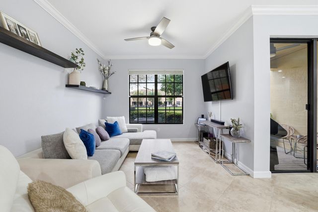 10457 Wellington Parc Drive, Wellington, FL 33449