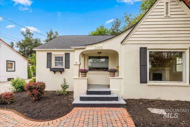 3205 W Crescent Rim Drive, Boise, ID 83706