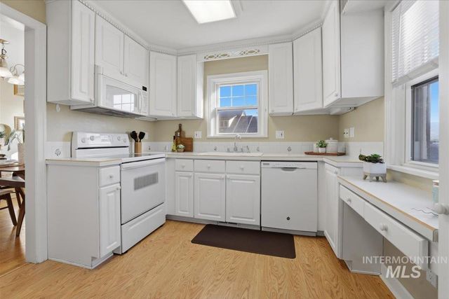 3205 W Crescent Rim Drive, Boise, ID 83706