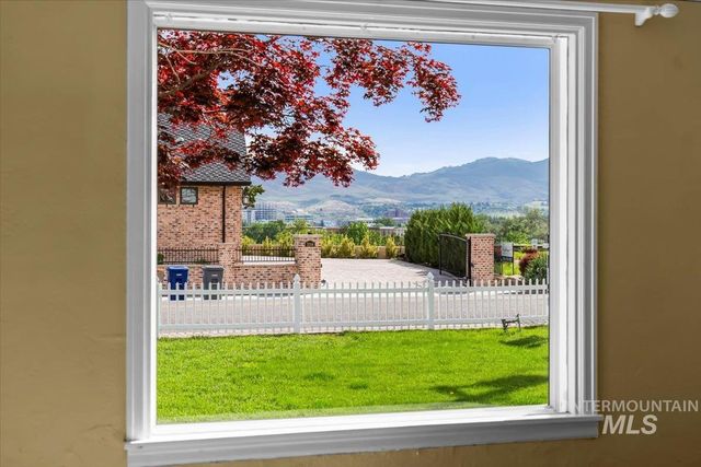 3205 W Crescent Rim Drive, Boise, ID 83706