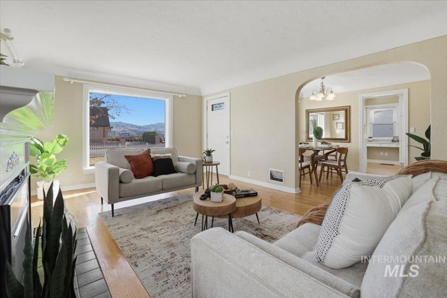 3205 W Crescent Rim Drive, Boise, ID 83706