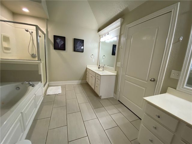 1903 W Countryside Lane, Rogers, AR 72758