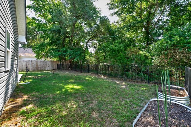 137 Robert Conway Ct., Georgetown, SC 29440