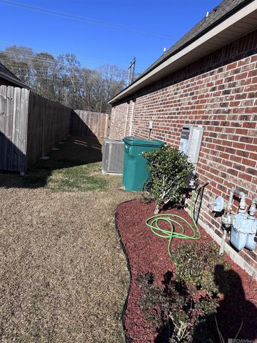 1353 Cedar Trail Ave, Zachary, LA 70791