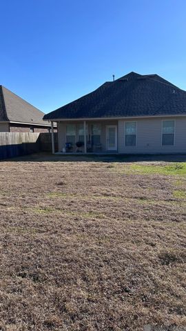 1353 Cedar Trail Ave, Zachary, LA 70791