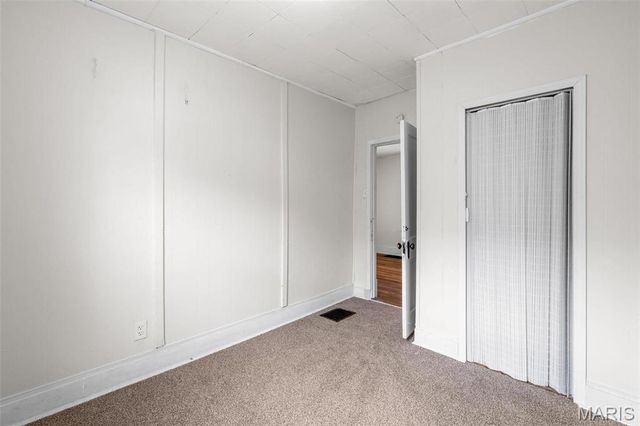 6546 Joseph Avenue, St Louis, MO 63133