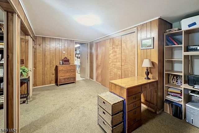 9 Barton Ln, Hopatcong Boro, NJ 07843