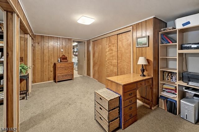 9 Barton Ln, Hopatcong Boro, NJ 07843