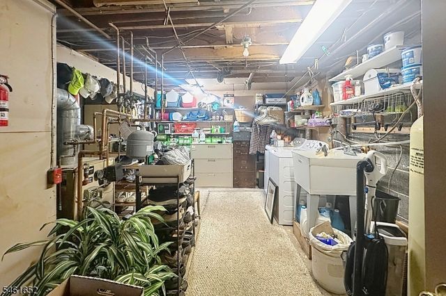 9 Barton Ln, Hopatcong Boro, NJ 07843