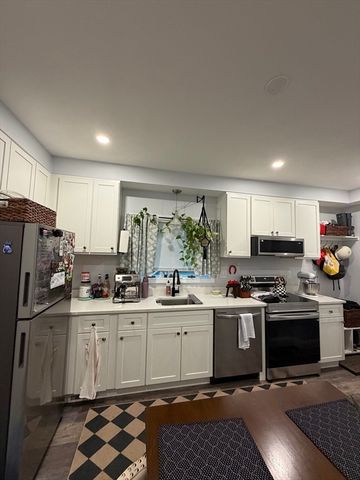 10 Rockwell Ter 1, Malden, MA 02148