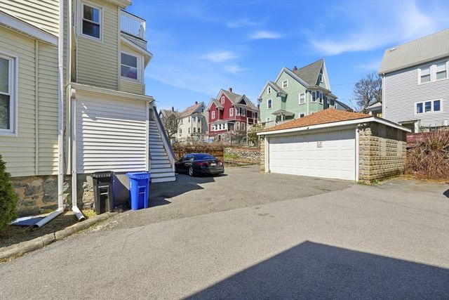 10 Rockwell Ter 1, Malden, MA 02148