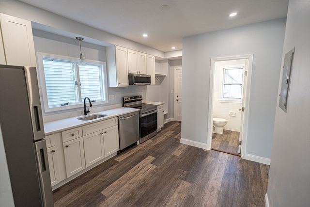 10 Rockwell Ter 1, Malden, MA 02148