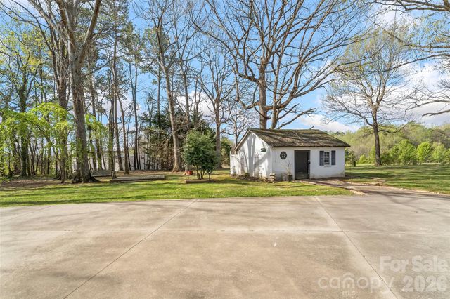 4267 County Home Road, Conover, NC 28613