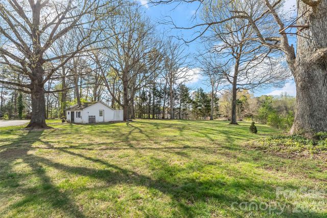 4267 County Home Road, Conover, NC 28613
