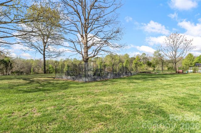 4267 County Home Road, Conover, NC 28613