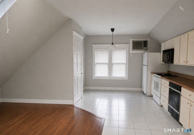 122 Atwater Street 3, New Haven, CT 06513
