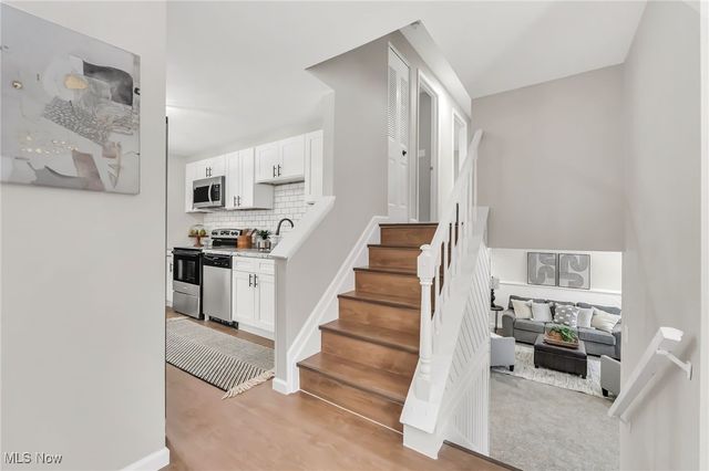 1028 Sherwood Drive, Macedonia, OH 44056