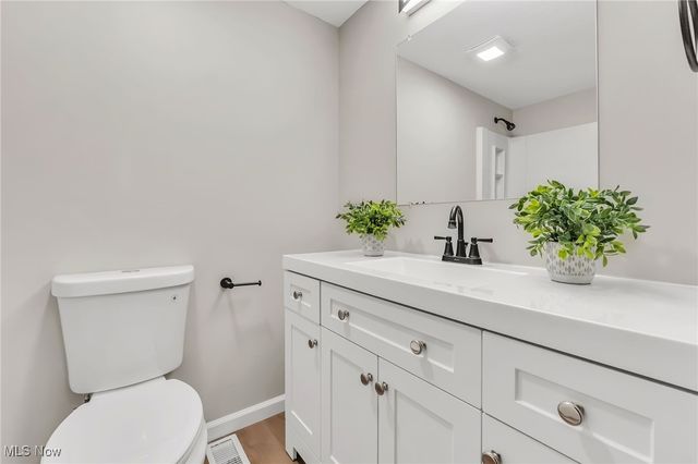 1028 Sherwood Drive, Macedonia, OH 44056