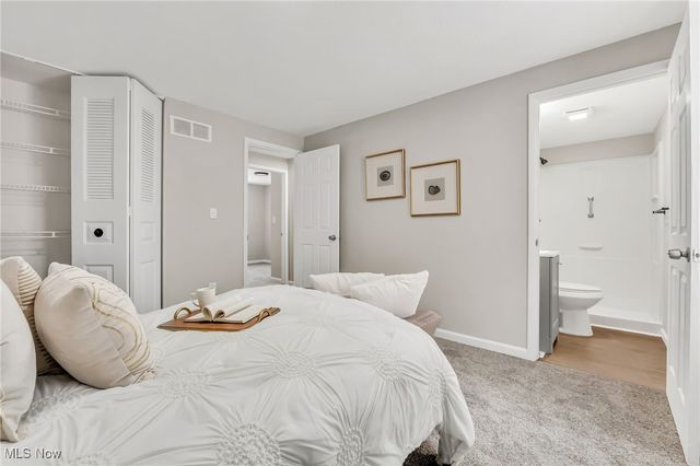 1028 Sherwood Drive, Macedonia, OH 44056