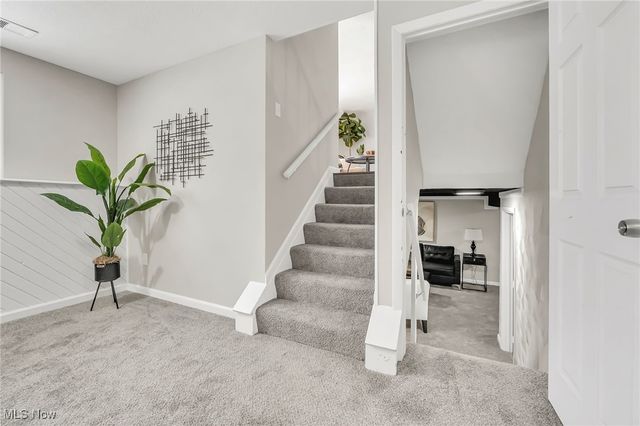 1028 Sherwood Drive, Macedonia, OH 44056