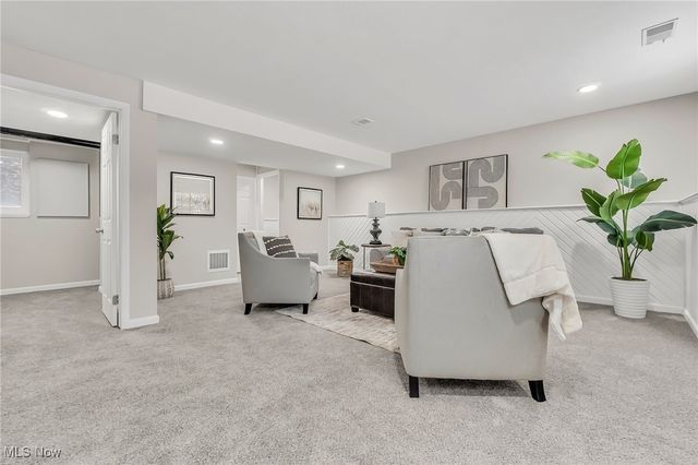 1028 Sherwood Drive, Macedonia, OH 44056