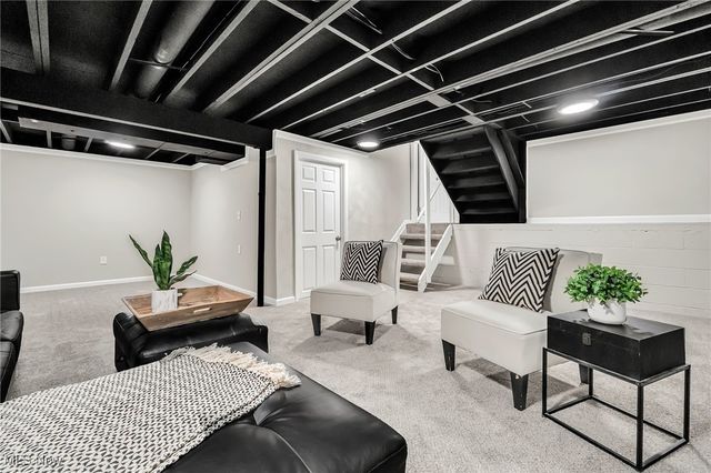 1028 Sherwood Drive, Macedonia, OH 44056