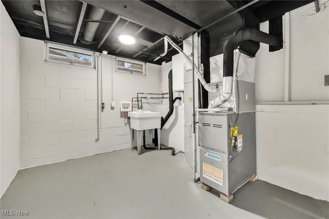 1028 Sherwood Drive, Macedonia, OH 44056