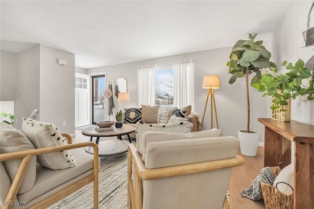 1028 Sherwood Drive, Macedonia, OH 44056