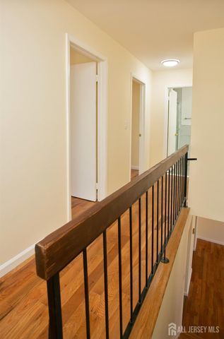 7 Cactus Court, Edison, NJ 08820