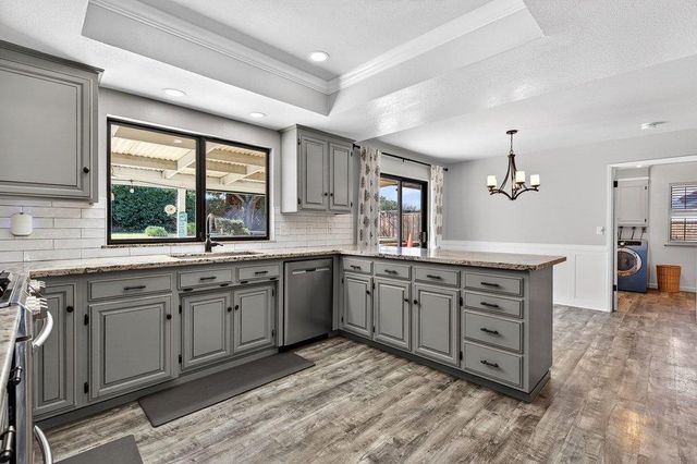 913 Ridgemark Drive, Hollister, CA 95023