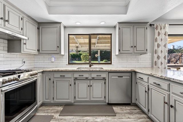 913 Ridgemark Drive, Hollister, CA 95023