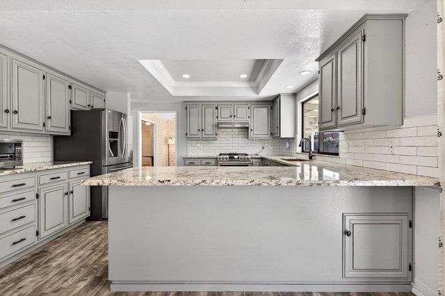 913 Ridgemark Drive, Hollister, CA 95023