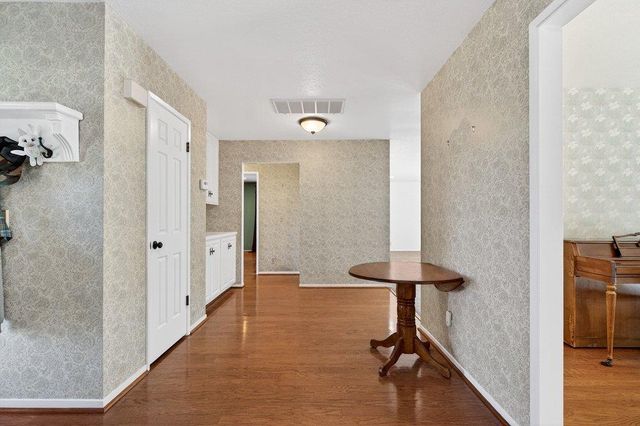 913 Ridgemark Drive, Hollister, CA 95023