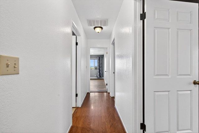 913 Ridgemark Drive, Hollister, CA 95023