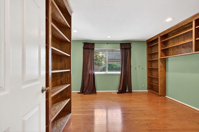 913 Ridgemark Drive, Hollister, CA 95023