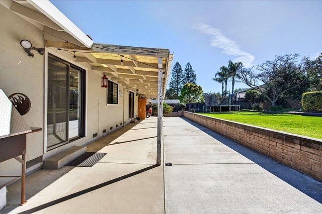 913 Ridgemark Drive, Hollister, CA 95023