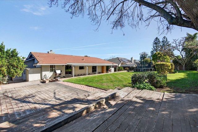 913 Ridgemark Drive, Hollister, CA 95023