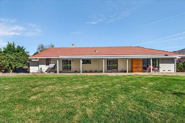 913 Ridgemark Drive, Hollister, CA 95023