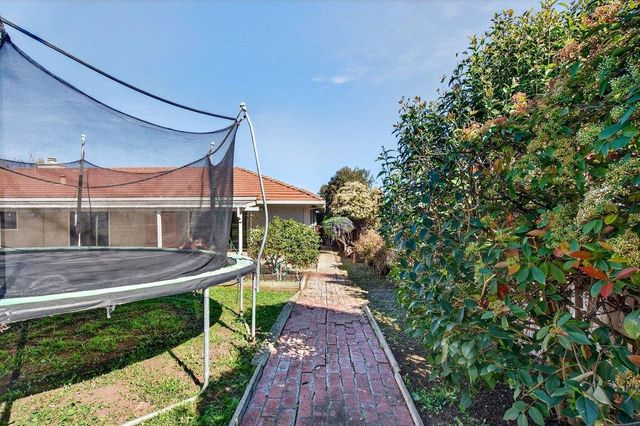 913 Ridgemark Drive, Hollister, CA 95023