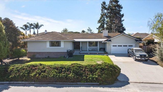 913 Ridgemark Drive, Hollister, CA 95023