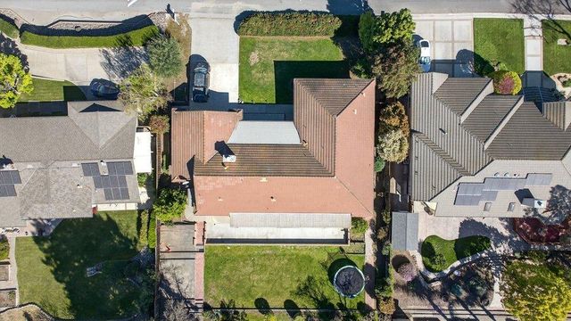 913 Ridgemark Drive, Hollister, CA 95023